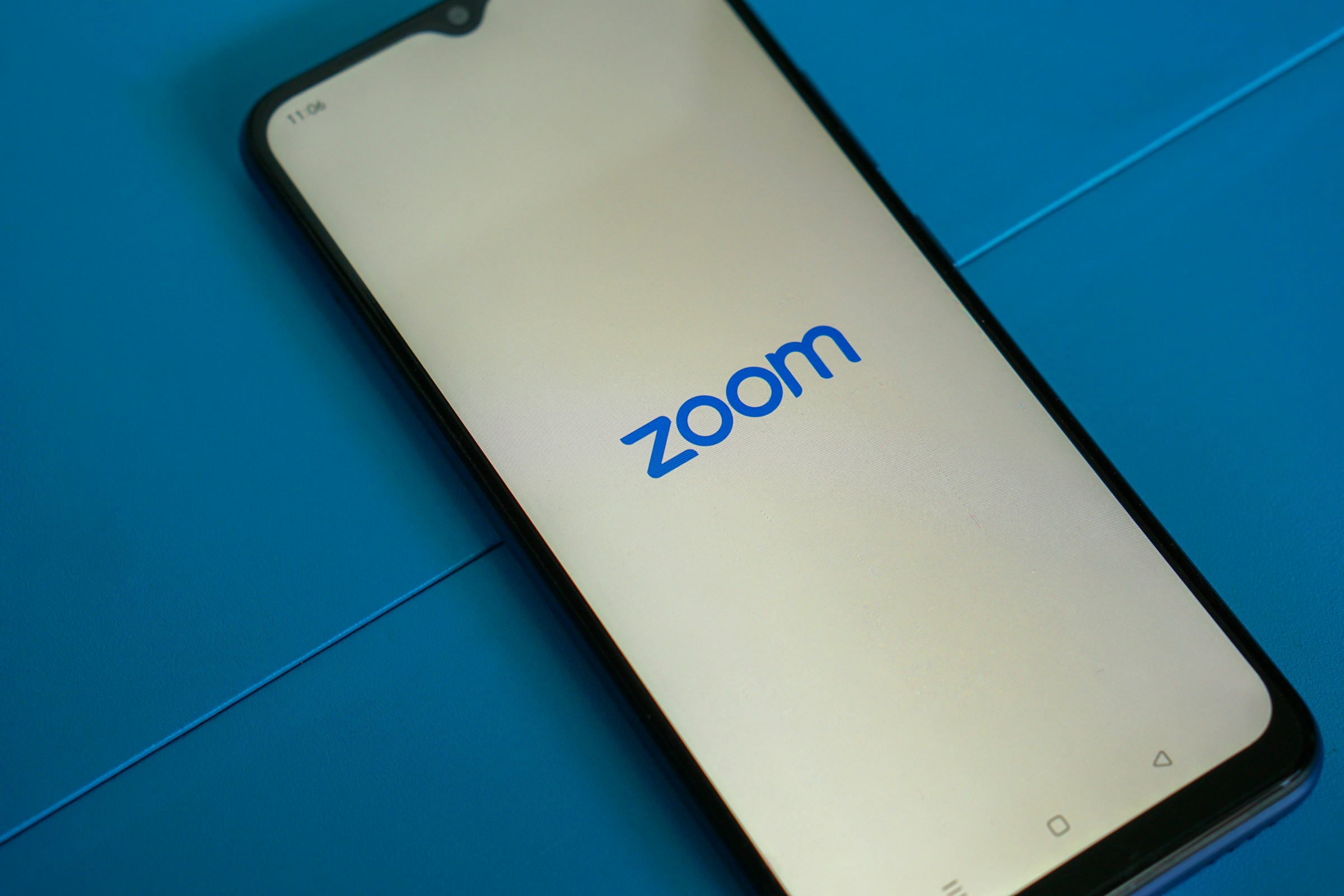 Zoom app in mobile phone
